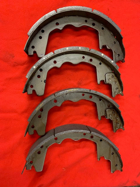 Velvetouch Metallic brake shoe Dodge Ford International 1966-1997 REAR 12x2 1/2