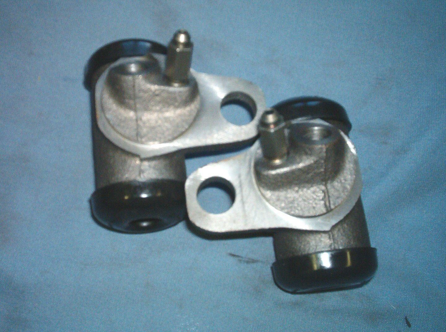 Chevrolet wheel cylinder set front  1955-1965  2 wheel cylinders